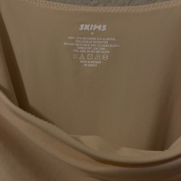 BRAND NEW SKIMS! Fits everybody cami bodysuit never worn - Picture 3 of 5
